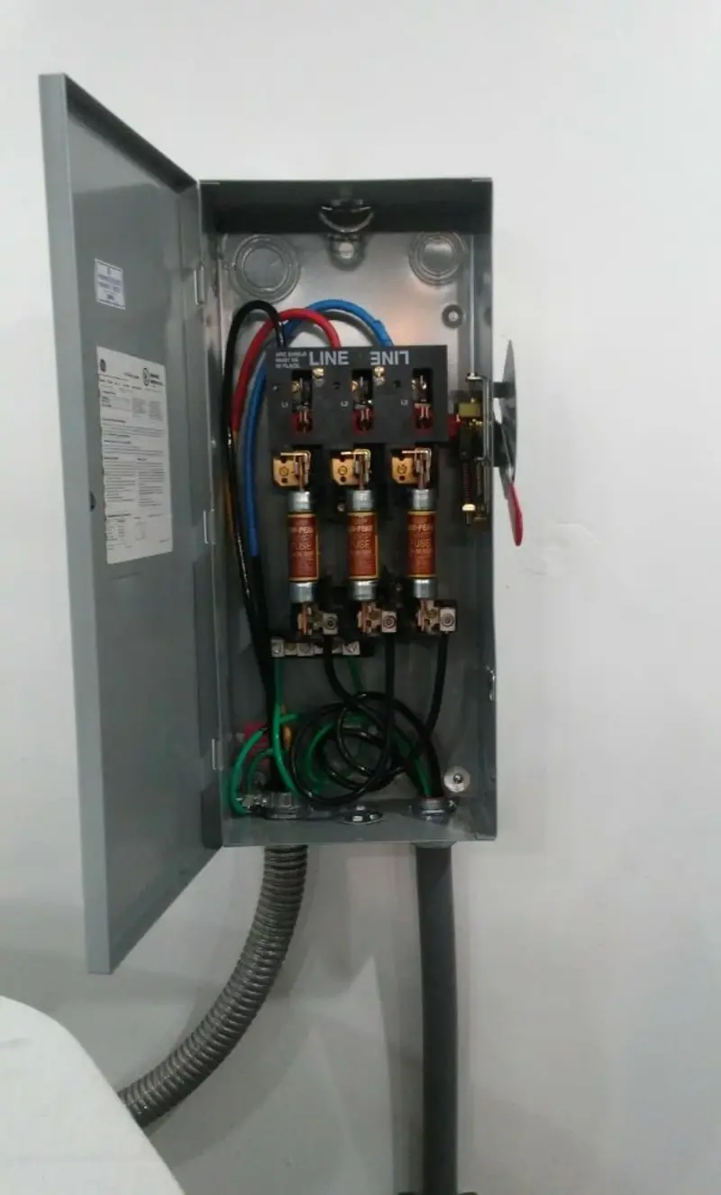 Three-phase disconnect switch installed for Smoke Detector Installation in Long Hill